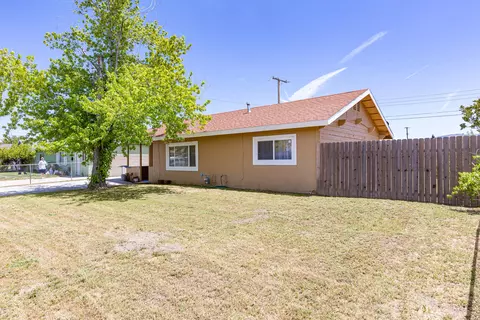 Exterior - 49509 Brett Ave, Tehachapi, CA 93561 photo 2 of 6