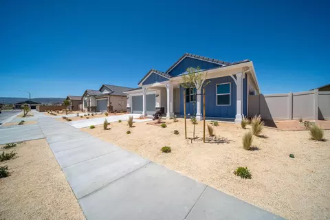 Exterior - 44565 62nd St W, Lancaster, CA 93536 photo 9 of 11