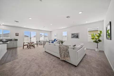 Living - 44565 62nd St W, Lancaster, CA 93536 photo 3 of 3