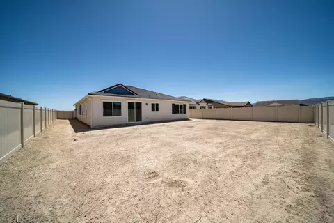 Exterior - 44565 62nd St W, Lancaster, CA 93536 photo 5 of 11