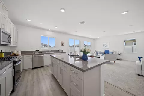 Kitchen - 44565 62nd St W, Lancaster, CA 93536 photo 2 of 5