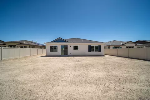 Exterior - 44565 62nd St W, Lancaster, CA 93536 photo 4 of 11
