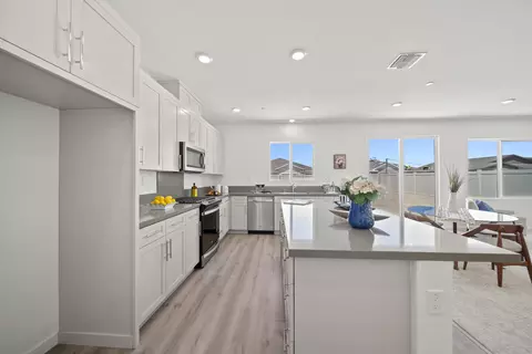 Kitchen - 44565 62nd St W, Lancaster, CA 93536 photo 5 of 5
