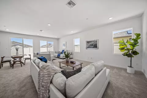 Living - 44565 62nd St W, Lancaster, CA 93536 photo 2 of 3