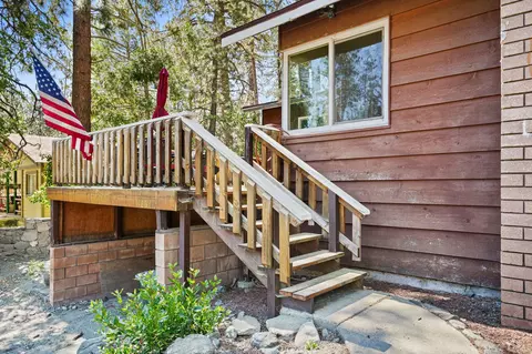 Exterior - 1669 Linnet Rd, Wrightwood, CA 92397 photo 1 of 6