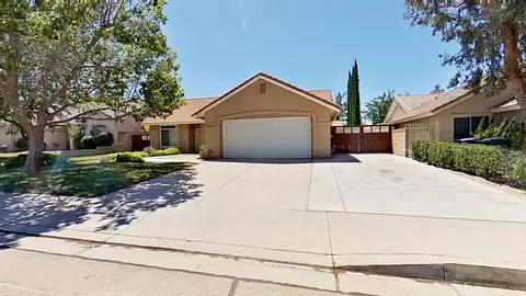 42451 Boulder Dr, Lancaster, CA 93536