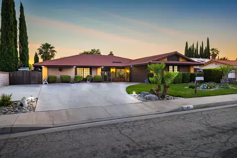 43463 Sierra Vista Dr, Lancaster, CA 93536
