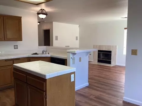 1812 Mesa Dr E, Lancaster, CA 93535 photo 5