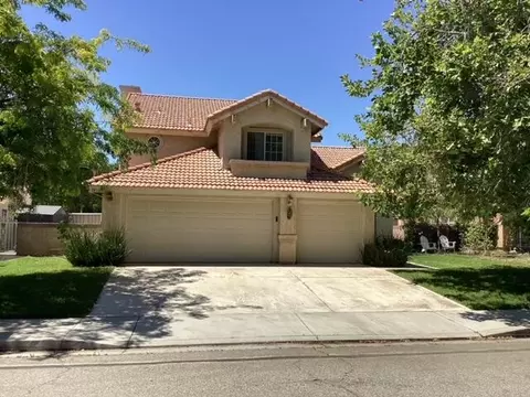 1812 Mesa Dr E, Lancaster, CA 93535