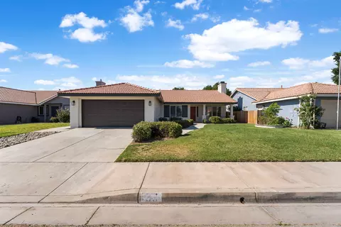 Exterior - 433 Avenue J11 E, Lancaster, CA 93535 photo 2 of 9