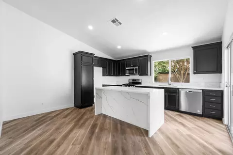 Kitchen - 433 Avenue J11 E, Lancaster, CA 93535 photo 1 of 5