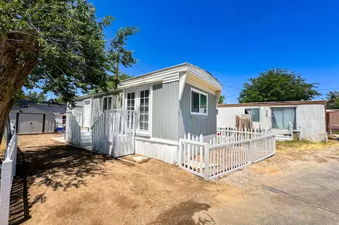 1258 Rosamond Blvd W #SPC 14, Rosamond, CA 93560