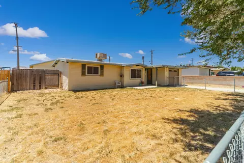 3318 Martin Ave, Mojave, CA 93501 photo 3