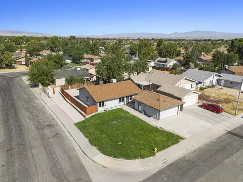 43001 Yew St, Lancaster, CA 93536 photo 47