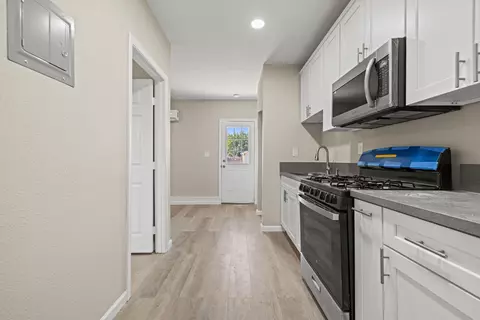 43001 Yew St, Lancaster, CA 93536 photo 31