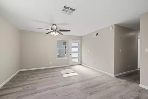43001 Yew St, Lancaster, CA 93536 photo 9