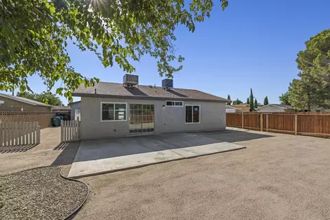 43001 Yew St, Lancaster, CA 93536 photo 39