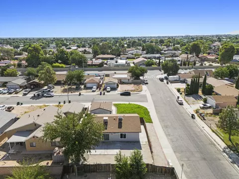 43001 Yew St, Lancaster, CA 93536 photo 49