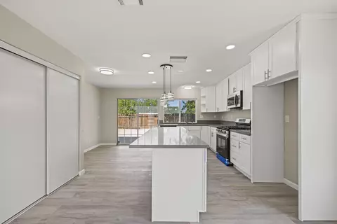 43001 Yew St, Lancaster, CA 93536 photo 5