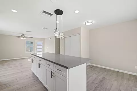 43001 Yew St, Lancaster, CA 93536 photo 8