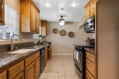 912 Bamboo Ct, Tehachapi, CA 93561 photo 9