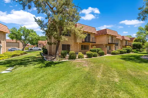 Exterior - 245 Joseph Ln, Palmdale, CA 93551 photo 8 of 10