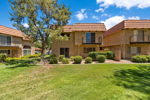 Exterior - 245 Joseph Ln, Palmdale, CA 93551 photo 9 of 10