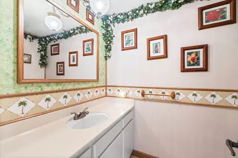 Bath - 245 Joseph Ln, Palmdale, CA 93551 photo 1 of 3