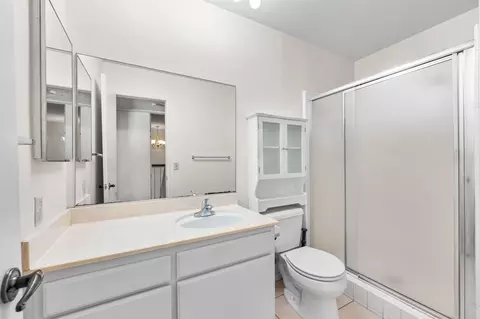 Bath - 245 Joseph Ln, Palmdale, CA 93551 photo 3 of 3