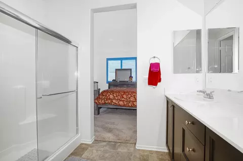Bath - 44027 Buckeye Ct, Lancaster, CA 93536 photo 1 of 3