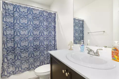 Bath - 44027 Buckeye Ct, Lancaster, CA 93536 photo 3 of 3