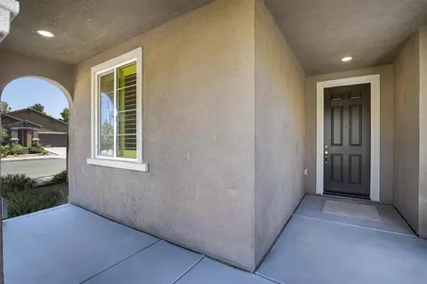 Exterior - 44027 Buckeye Ct, Lancaster, CA 93536 photo 2 of 3