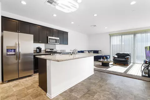 Kitchen - 44027 Buckeye Ct, Lancaster, CA 93536 photo 1 of 1