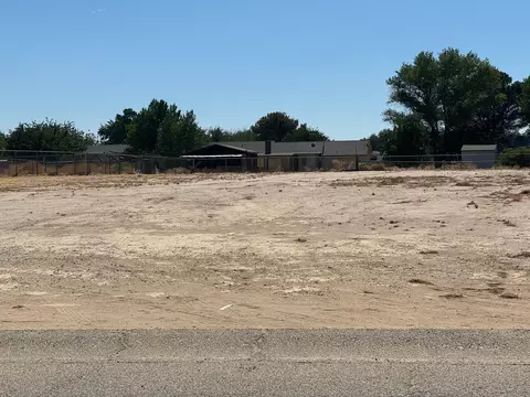 179 Th St E, Lancaster, CA 93535