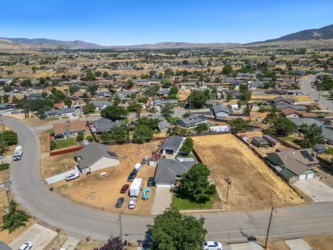21620 Foothill Dr, Tehachapi, CA 93561 photo 36
