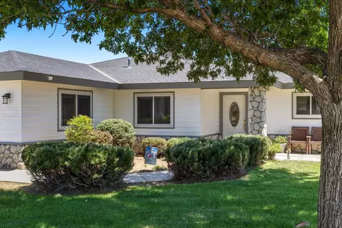 21620 Foothill Dr, Tehachapi, CA 93561 photo 3