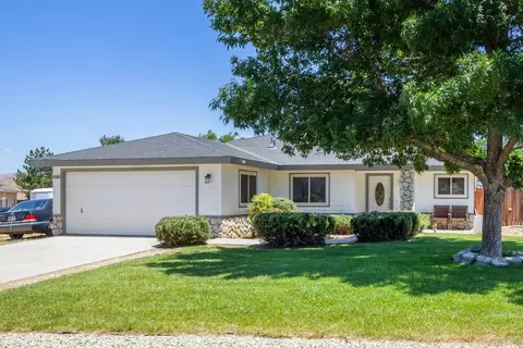 21620 Foothill Dr, Tehachapi, CA 93561