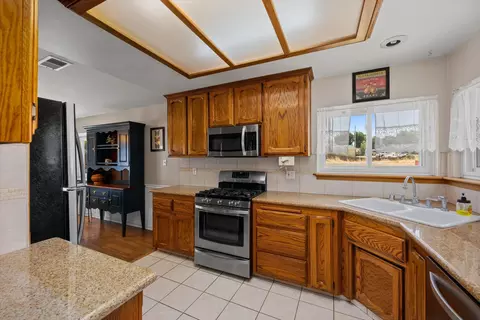 21620 Foothill Dr, Tehachapi, CA 93561 photo 19