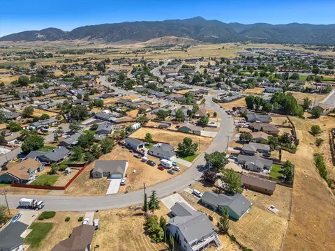 21620 Foothill Dr, Tehachapi, CA 93561 photo 41