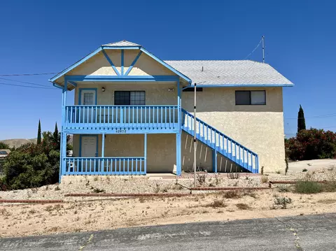 42632 Pinecliff St, Lake Hughes, CA 93532