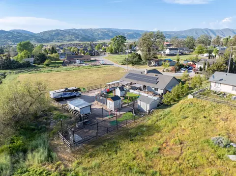 View/Area - 17861 Cavalcade Pl, Tehachapi, CA 93561 photo 10 of 12