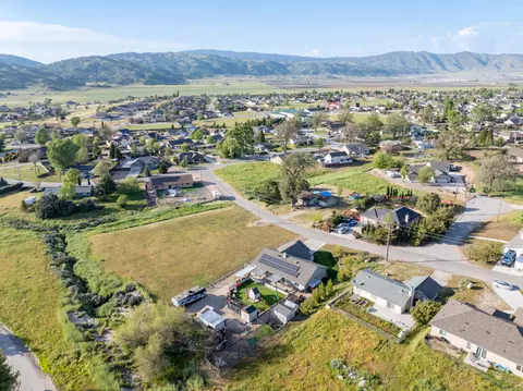 View/Area - 17861 Cavalcade Pl, Tehachapi, CA 93561 photo 9 of 12