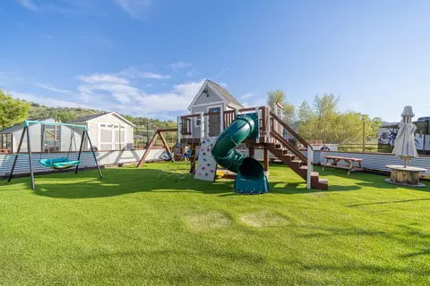 Exterior - 17861 Cavalcade Pl, Tehachapi, CA 93561 photo 7 of 10