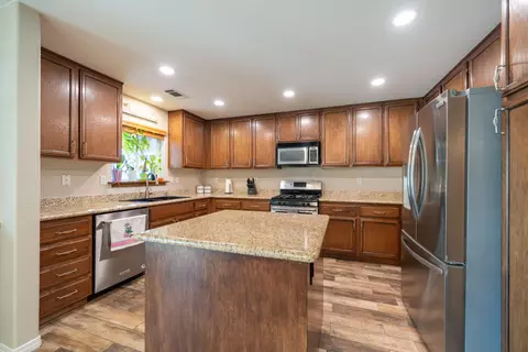 Kitchen - 17861 Cavalcade Pl, Tehachapi, CA 93561 photo 1 of 4