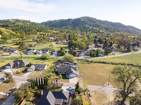 View/Area - 17861 Cavalcade Pl, Tehachapi, CA 93561 photo 6 of 12