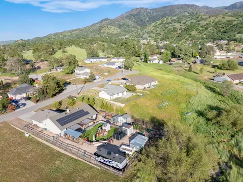 View/Area - 17861 Cavalcade Pl, Tehachapi, CA 93561 photo 7 of 12
