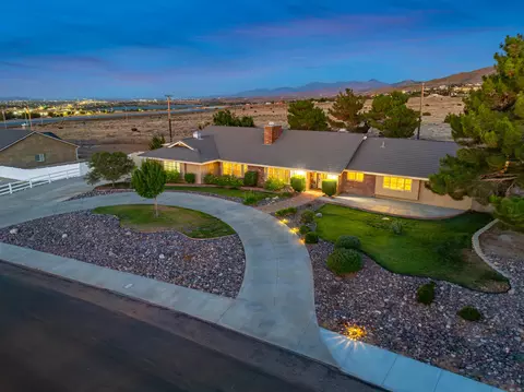 1140 Hernandez Dr, Palmdale, CA 93551
