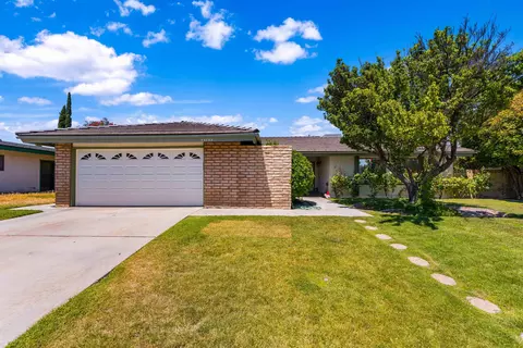 43733 Sentry Ln, Lancaster, CA 93536