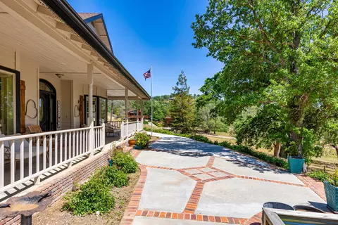 24040 Martingale Way, Tehachapi, CA 93561 photo 6