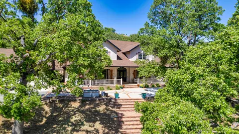 24040 Martingale Way, Tehachapi, CA 93561 photo 2